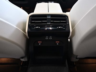 2025 BMW 5 SERIES — миниатюра 17