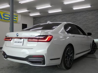 BMW 7 SERIES - 2