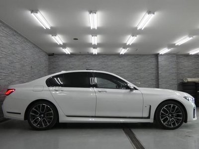 BMW 7 SERIES - 8