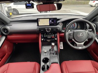 LEXUS IS - 3