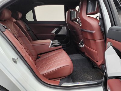 صورة مصغرة 17 لـ 2024 BMW 7 SERIES
