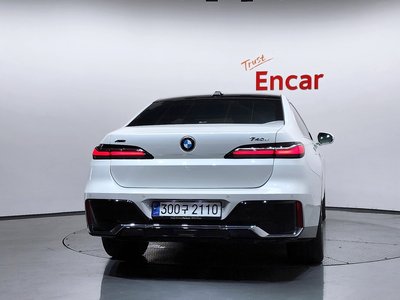 2024 BMW 7 SERIES photo 3