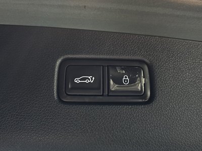 2022 Genesis GV70 thumbnail 24