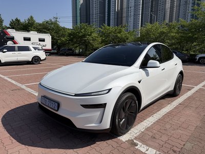 صورة 1 لـ 2025 Tesla MODEL Y