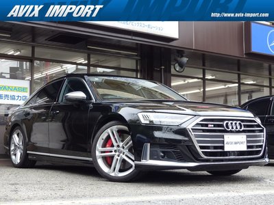 AUDI S8 - 1