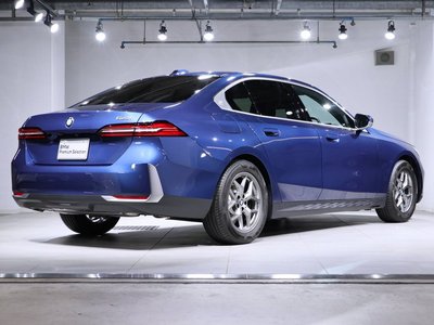 BMW 5 SERIES - 4