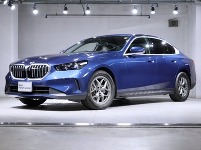 BMW 5 SERIES - 1