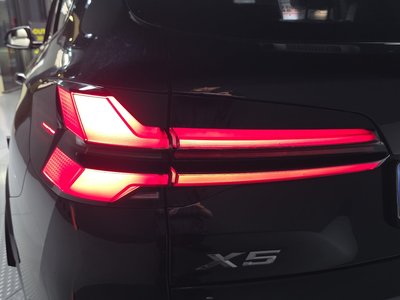 2025 BMW X5 thumbnail 10