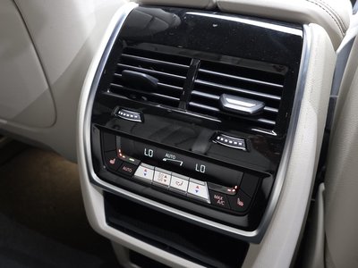 2025 BMW X5 thumbnail 25