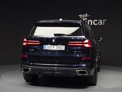 2025 BMW X5 thumbnail 3