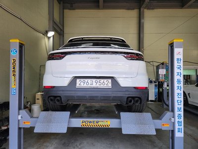 PORSCHE CAYENNE - 2