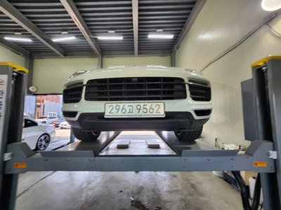 PORSCHE CAYENNE - 1