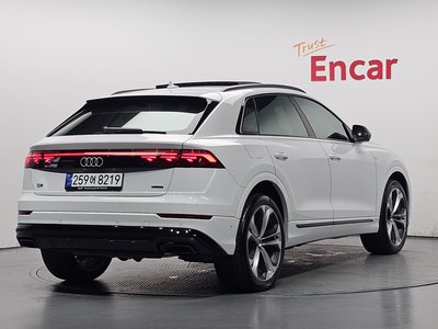 2025 AUDI Q8 — фото 4