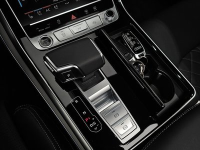2025 AUDI Q8 thumbnail 12