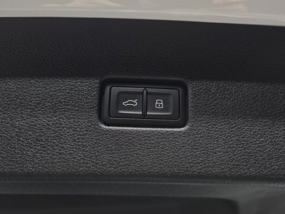2025 AUDI Q8 thumbnail 33