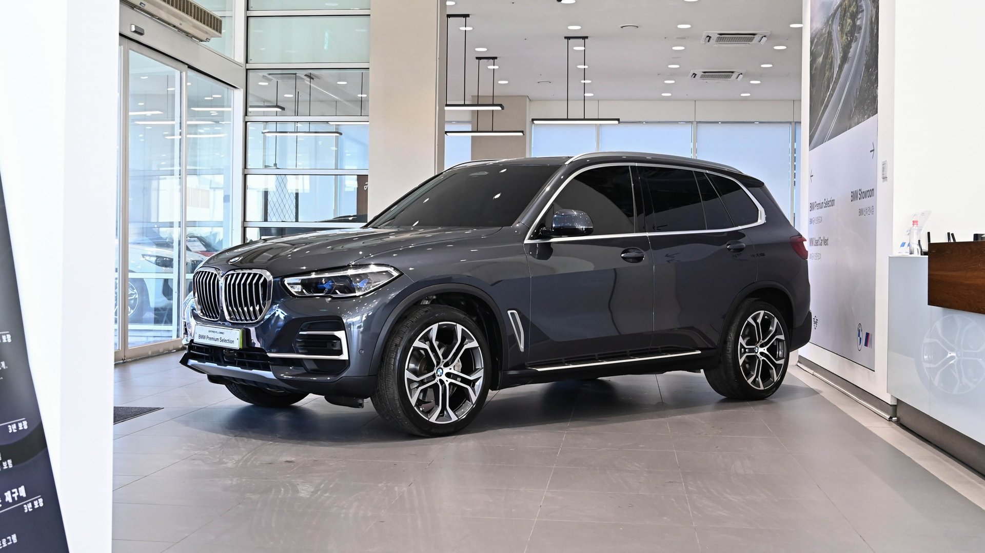 BMW X5 - View 1
