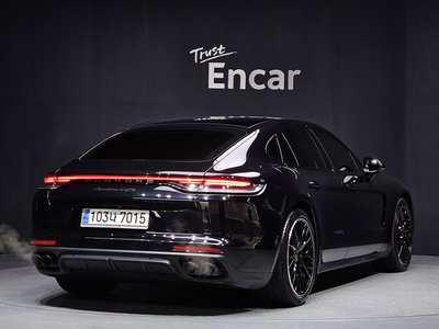 PORSCHE PANAMERA - 4