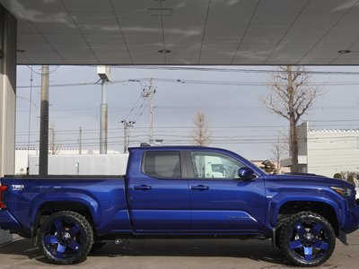TOYOTA TACOMA - 10