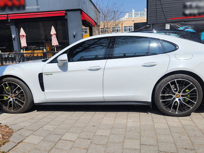PORSCHE PANAMERA - 4