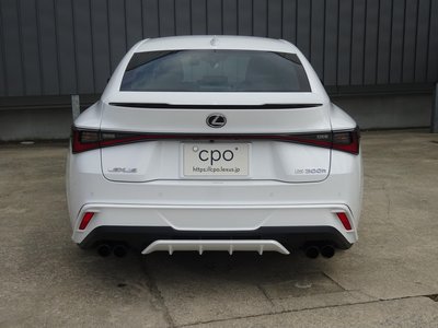 صورة مصغرة 24 لـ 2022 Lexus IS