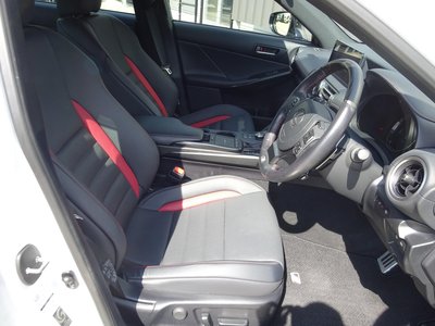 صورة مصغرة 25 لـ 2022 Lexus IS