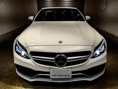 2017 Mercedes-BENZ C-CLASS photo 2