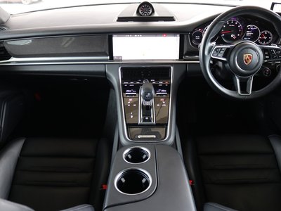 2018 Porsche PANAMERA — фото 4