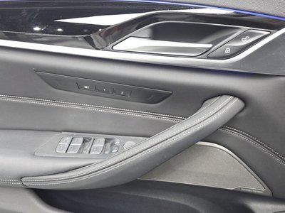 2022 BMW 5 SERIES thumbnail 29