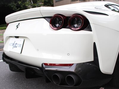 FERRARI 812 - 8