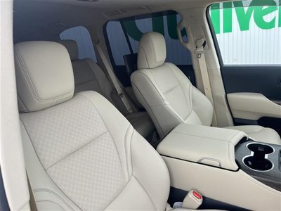 TOYOTA LAND CRUISER 300 - 6