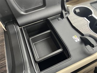 TOYOTA LAND CRUISER 300 - 4