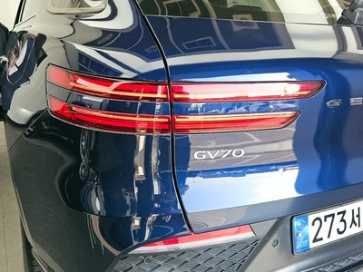 صورة 10 لـ 2021 Genesis GV70