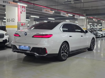 BMW I7 - 3