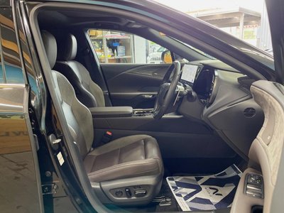 LEXUS RX - 8