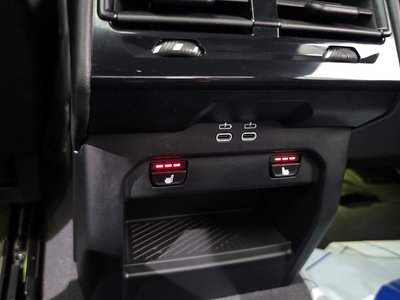2025 BMW 5 SERIES thumbnail 14