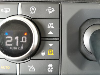 LAND ROVER DEFENDER - 3