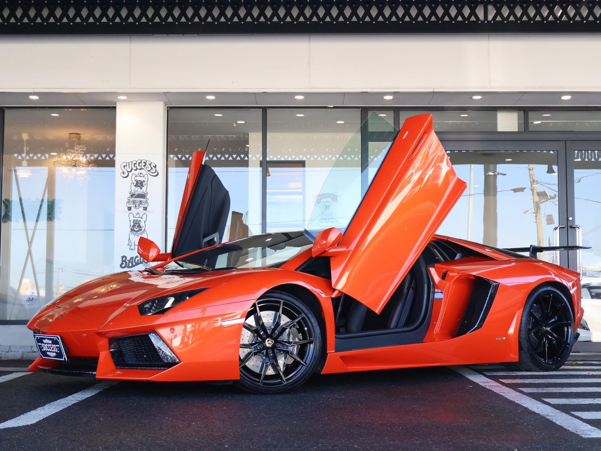 LAMBORGHINI AVENTADOR - View 1