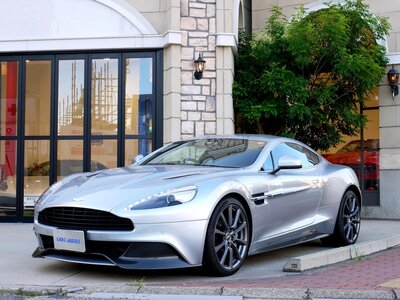 ASTON MARTIN VANQUISH