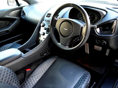 ASTON MARTIN VANQUISH - 9