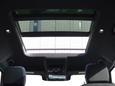 LAND ROVER DEFENDER - 8