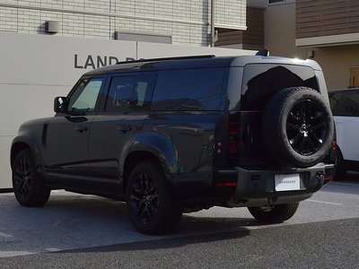 LAND ROVER DEFENDER - 7