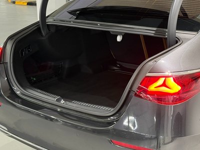 MERCEDES-BENZ E-CLASS - 10