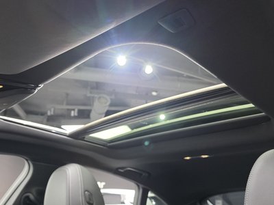 2023 BMW I4 — миниатюра 33