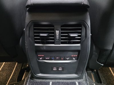 2023 BMW I4 — миниатюра 28