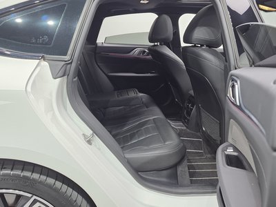 2023 BMW I4 — миниатюра 17