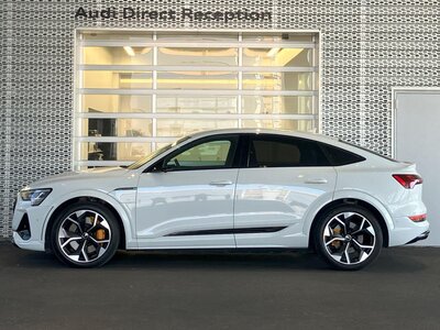AUDI E-TRON S SPORTBACK - 5