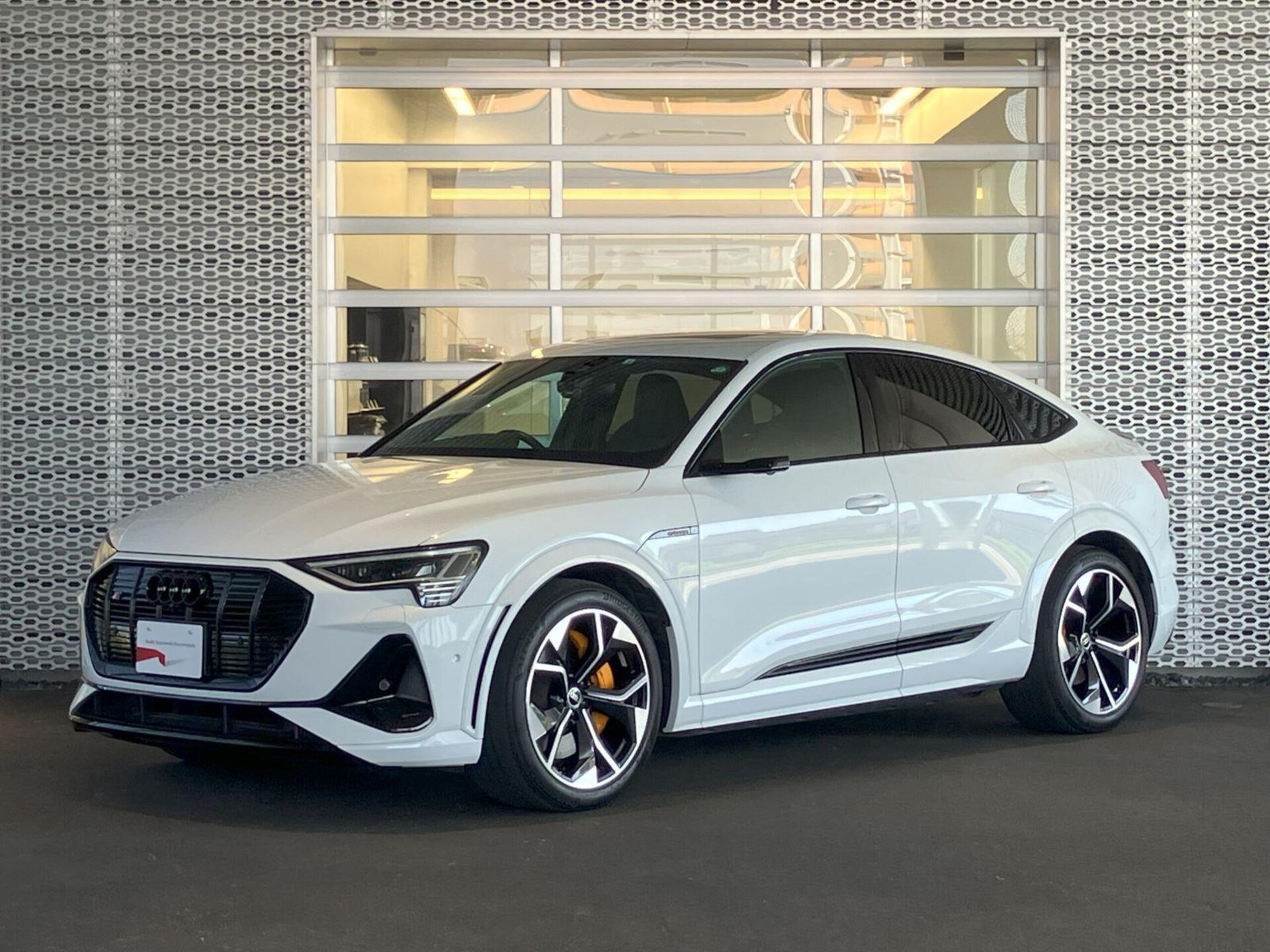 AUDI E-TRON S SPORTBACK - View 1