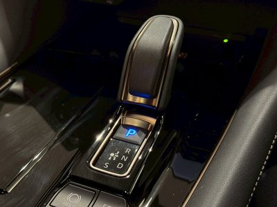 2025 Toyota ALPHARD — фото 6