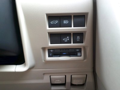 2024 Toyota LAND CRUISER 300 — миниатюра 17