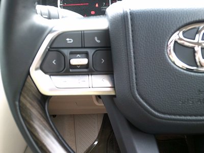2024 Toyota LAND CRUISER 300 — миниатюра 15